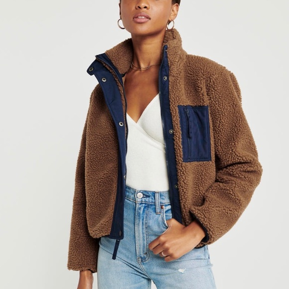 Abercrombie & Fitch Jackets & Blazers - Abercrombie Cropped Sherpa Jacket Camel Tan with Blue Pockets Size M